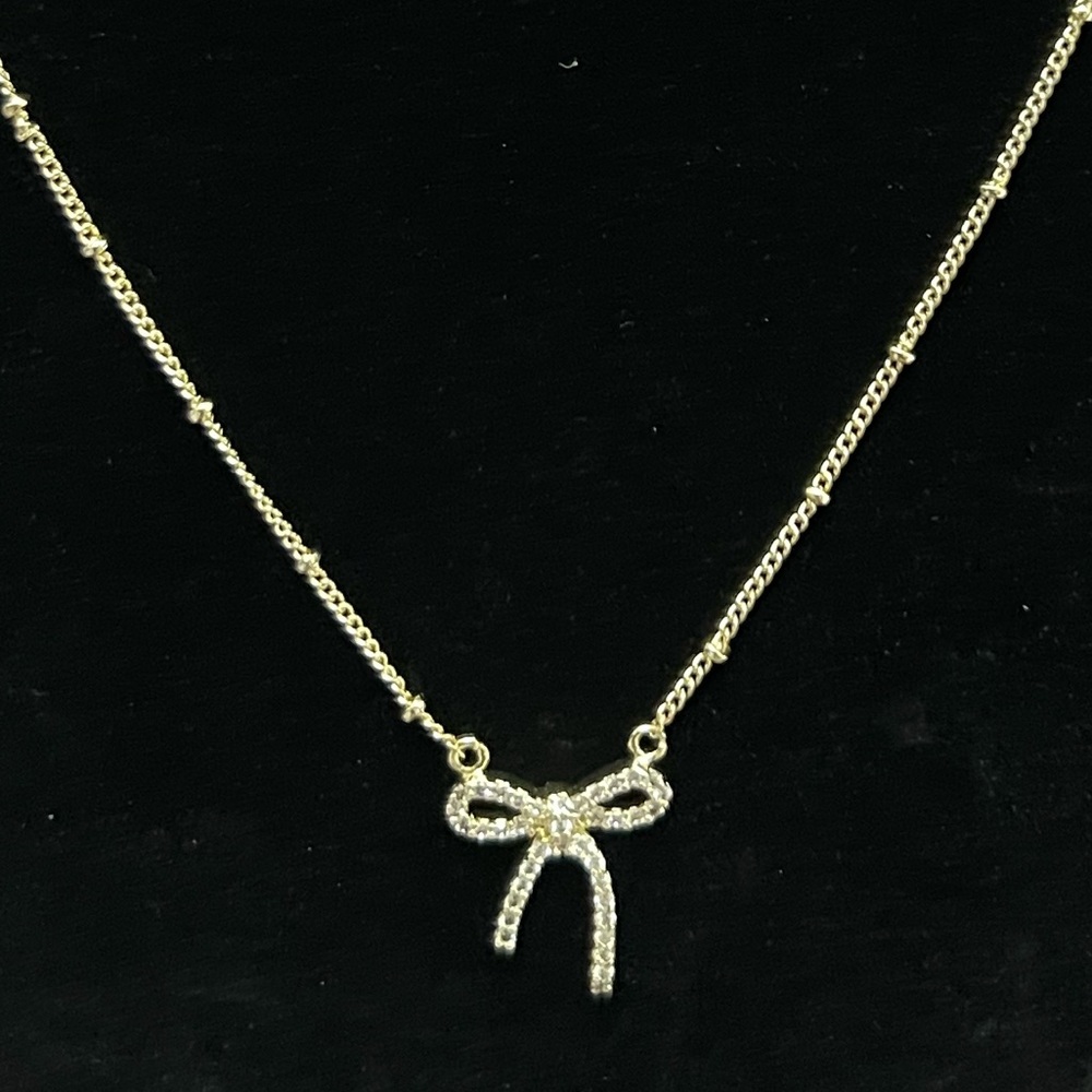 💜New Dainty Gold-tone Necklace with sparkly little bow